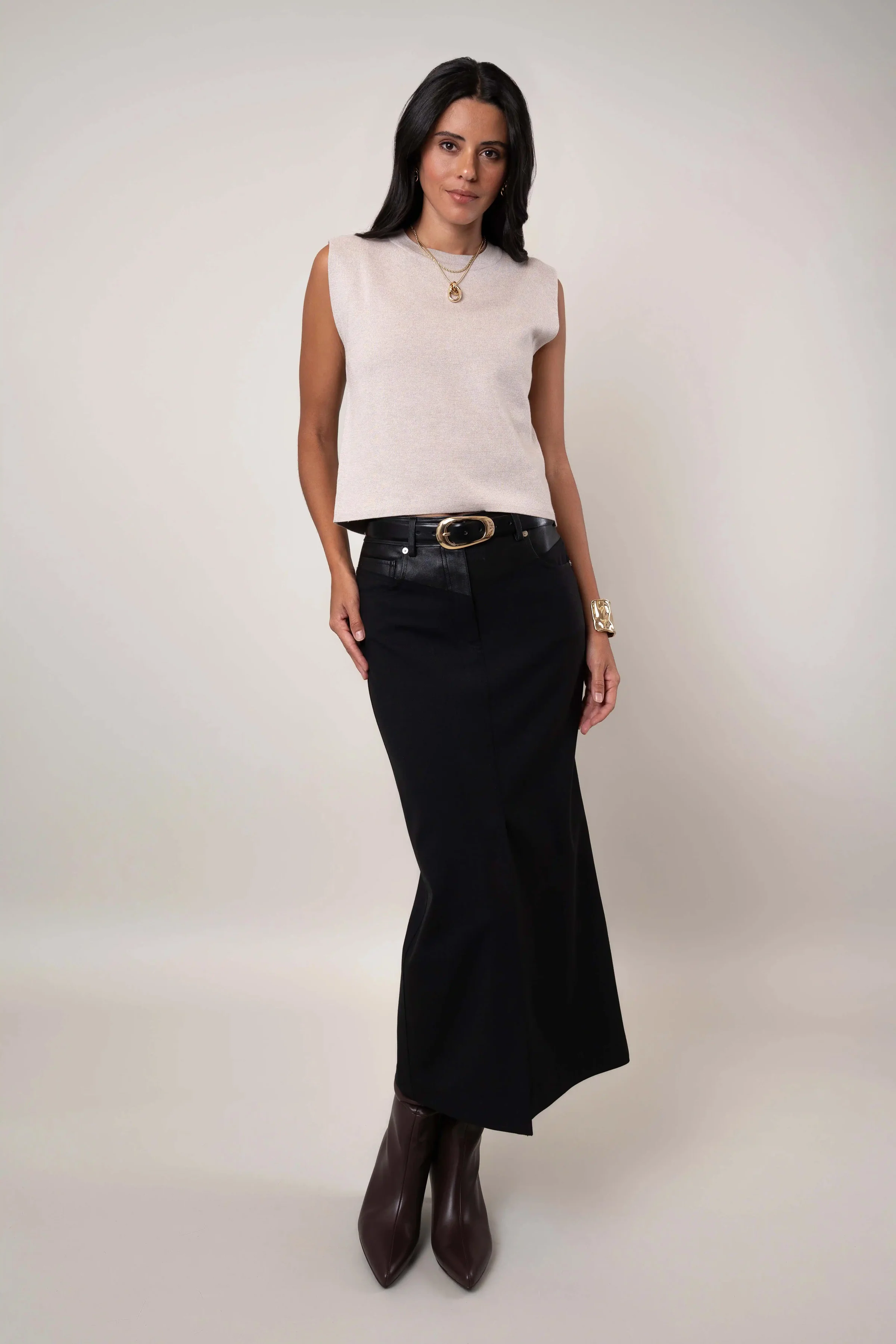 The Sleeveless Crewneck Top - Image 2